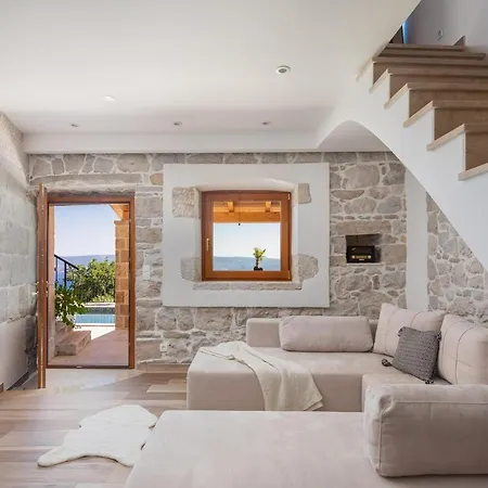 Adriatic Stone فيلة جيسينتسي