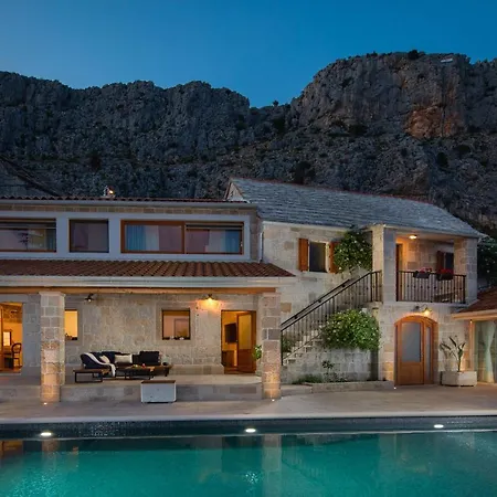 فيلة Adriatic Stone جيسينتسي